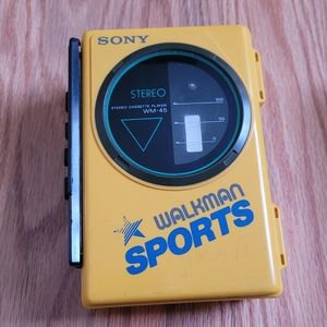 Vintage SONY SPORTS WALKMAN Stereo Cassette Player WM-45